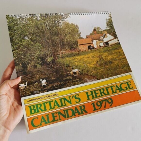 1979 British Heritage Calendar - Cozy Cottage Landscape England Britain Vintage - Picture 1 of 13